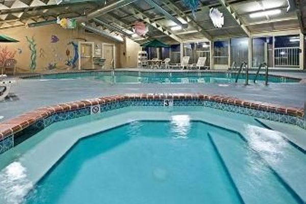 Baymont Inn and Suites Litchfield